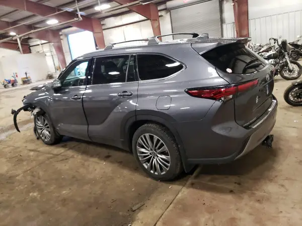 5TDEBRCH7NS077748 2022 TOYOTA HIGHLANDER - Image 2