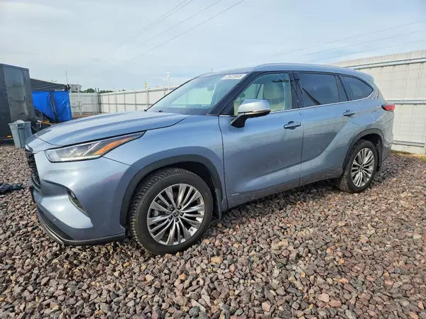 5TDEBRCH7NS096882 2022 TOYOTA HIGHLANDER - Image 1