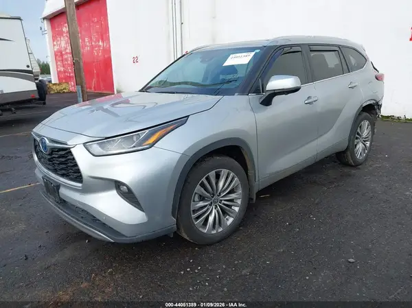 5TDEBRCH7PS128443 2023 TOYOTA HIGHLANDER - Image 2
