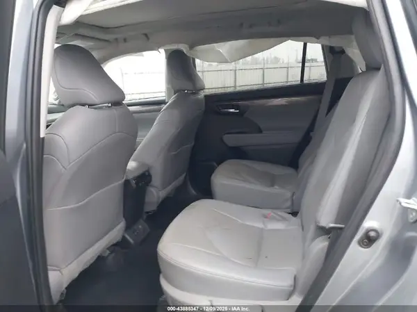 5TDEBRCH7PS599685 2023 TOYOTA HIGHLANDER - Image 8