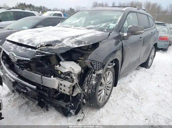 5TDEBRCH7SS663734 2025 TOYOTA HIGHLANDER - Image 2