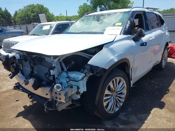 5TDEBRCH7TS718023 2026 TOYOTA HIGHLANDER - Image 2