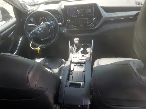 5TDEBRCH8MS021686 2021 TOYOTA HIGHLANDER - Image 8