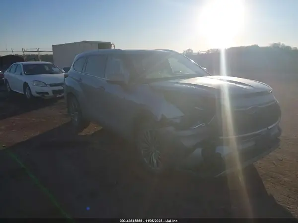 5TDEBRCH8MS023468 2021 TOYOTA HIGHLANDER - Image 1