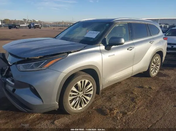 5TDEBRCH8MS023468 2021 TOYOTA HIGHLANDER - Image 2
