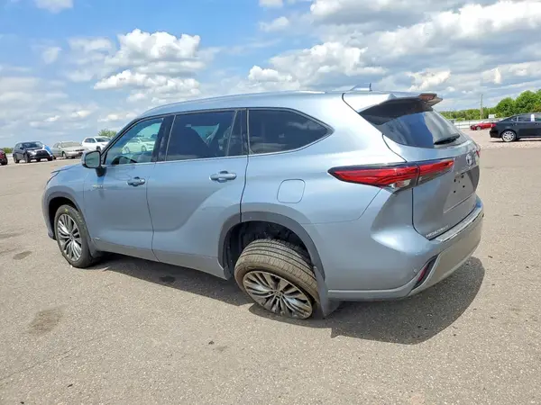 5TDEBRCH8MS025110 2021 TOYOTA HIGHLANDER - Image 2