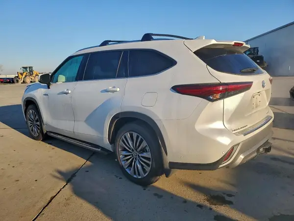 5TDEBRCH8MS052016 2021 TOYOTA HIGHLANDER - Image 2