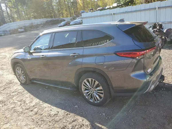 5TDEBRCH8MS052999 2021 TOYOTA HIGHLANDER - Image 2
