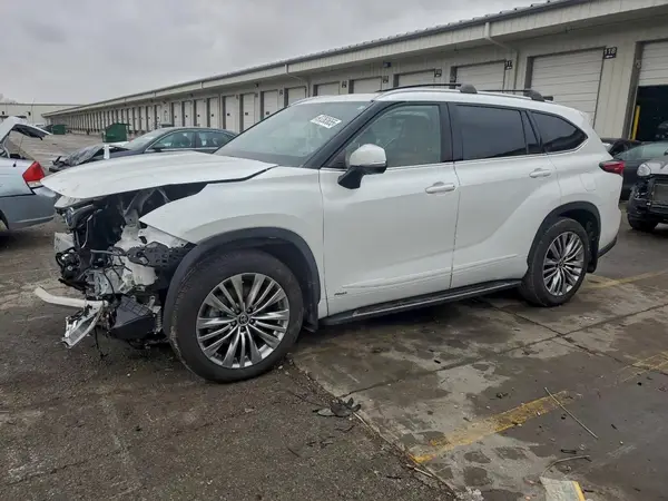 5TDEBRCH8NS104780 2022 TOYOTA HIGHLANDER - Image 1