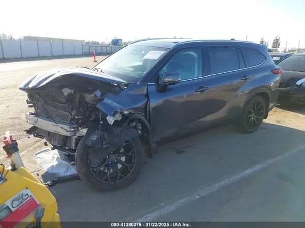 5TDEBRCH8PS108251 2023 TOYOTA HIGHLANDER - Image 2