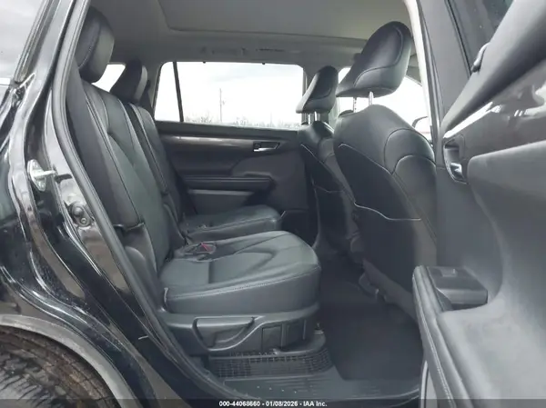 5TDEBRCH8PS572981 2023 TOYOTA HIGHLANDER - Image 8