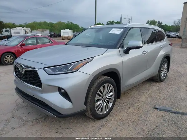 5TDEBRCH8SS660387 2025 TOYOTA HIGHLANDER - Image 2