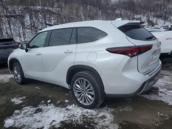 5TDEBRCH8SS683149 2025 TOYOTA HIGHLANDER - Image 2