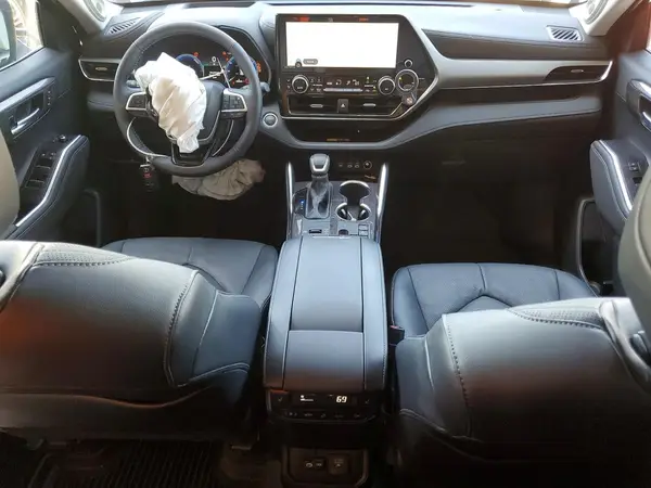 5TDEBRCH8TS704650 2026 TOYOTA HIGHLANDER - Image 8