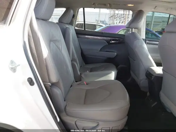 5TDEBRCH9LS001090 2020 TOYOTA HIGHLANDER - Image 8