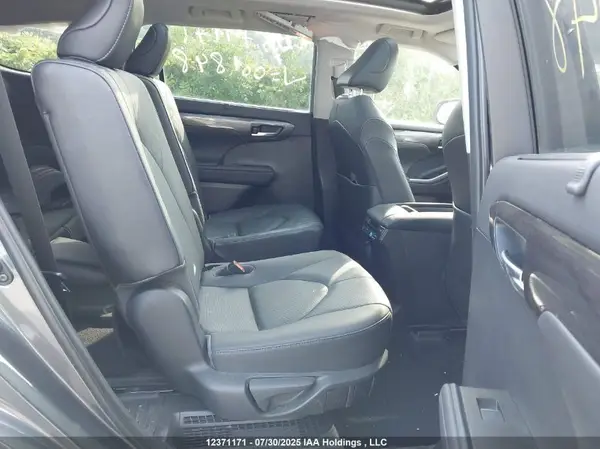 5TDEBRCH9LS001848 2020 TOYOTA HIGHLANDER - Image 8