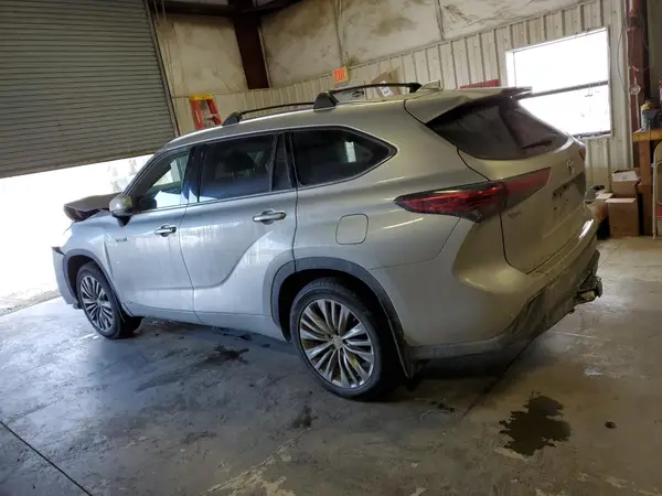 5TDEBRCH9LS004913 2020 TOYOTA HIGHLANDER - Image 2