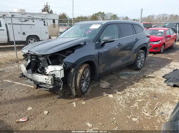5TDEBRCH9LS011165 2020 TOYOTA HIGHLANDER - Image 2