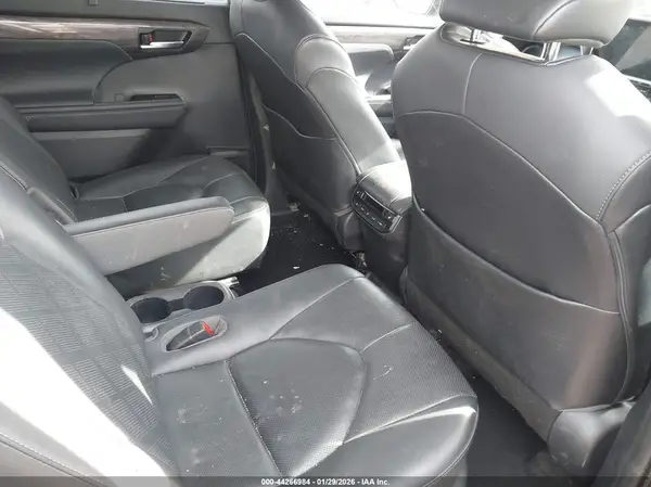 5TDEBRCH9LS011165 2020 TOYOTA HIGHLANDER - Image 8