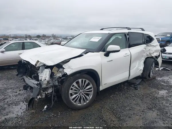 5TDEBRCH9MS023625 2021 TOYOTA HIGHLANDER - Image 2