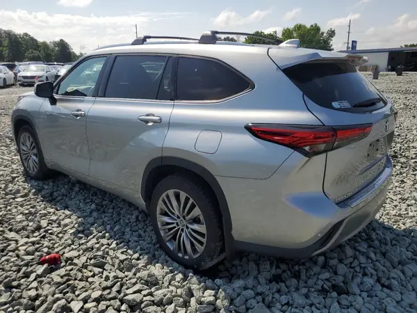 5TDEBRCH9MS024662 2021 TOYOTA HIGHLANDER - Image 2