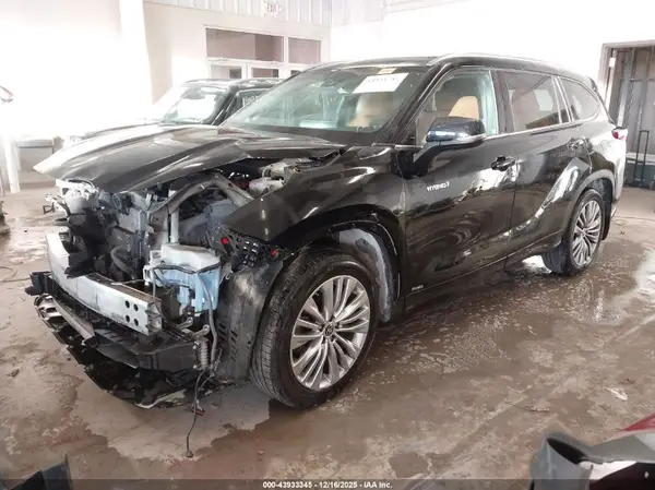 5TDEBRCH9MS035824 2021 TOYOTA HIGHLANDER - Image 2