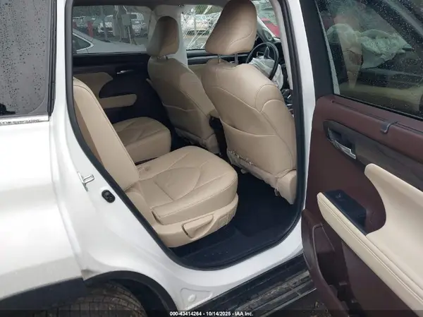 5TDEBRCH9NS077668 2022 TOYOTA HIGHLANDER - Image 8