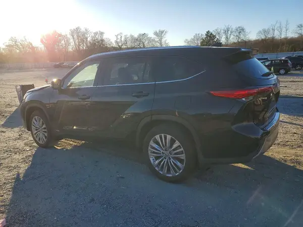 5TDEBRCH9PS131814 2023 TOYOTA HIGHLANDER - Image 2