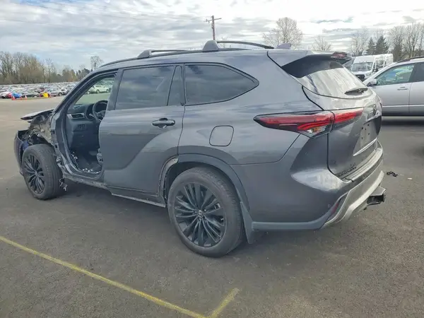 5TDEBRCH9RS607112 2024 TOYOTA HIGHLANDER - Image 2