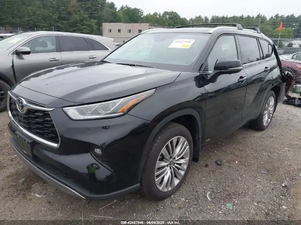 5TDEBRCH9SS654002 2025 TOYOTA HIGHLANDER - Image 2