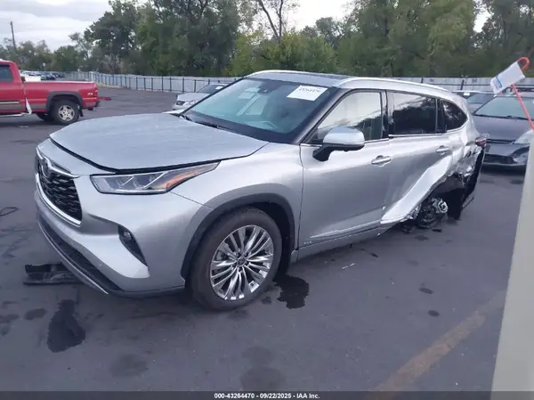 5TDEBRCH9SS654727 2025 TOYOTA HIGHLANDER - Image 2