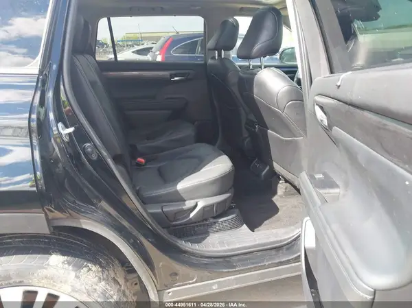 5TDEBRCH9SS655621 2025 TOYOTA HIGHLANDER - Image 8