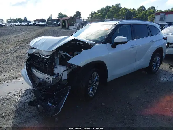 5TDEBRCH9SS671673 2025 TOYOTA HIGHLANDER - Image 2