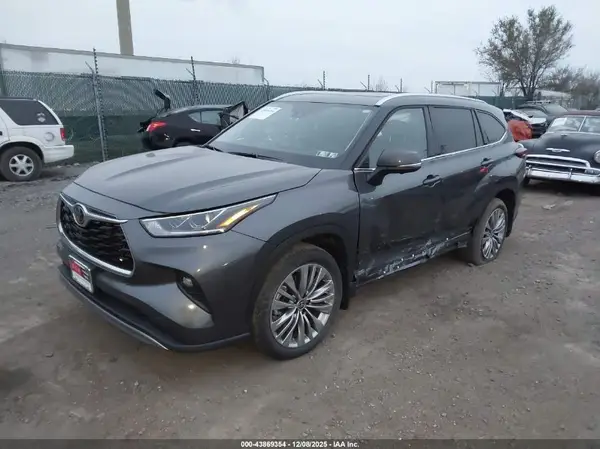 5TDEBRCH9SS672631 2025 TOYOTA HIGHLANDER - Image 2