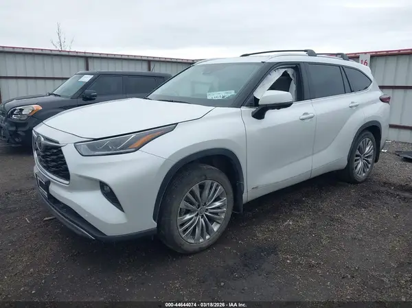 5TDEBRCH9TS706195 2026 TOYOTA HIGHLANDER - Image 2