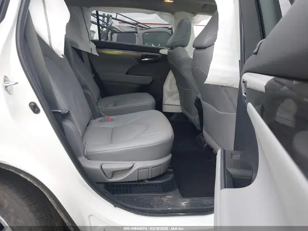 5TDEBRCH9TS706195 2026 TOYOTA HIGHLANDER - Image 8