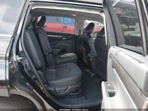 5TDEBRCH9TS721232 2026 TOYOTA HIGHLANDER - Image 8