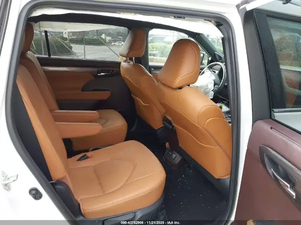 5TDEBRCHXMS034519 2021 TOYOTA HIGHLANDER - Image 8