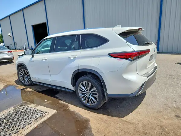 5TDEBRCHXMS053085 2021 TOYOTA HIGHLANDER - Image 2