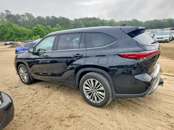 5TDEBRCHXNS088372 2022 TOYOTA HIGHLANDER - Image 2
