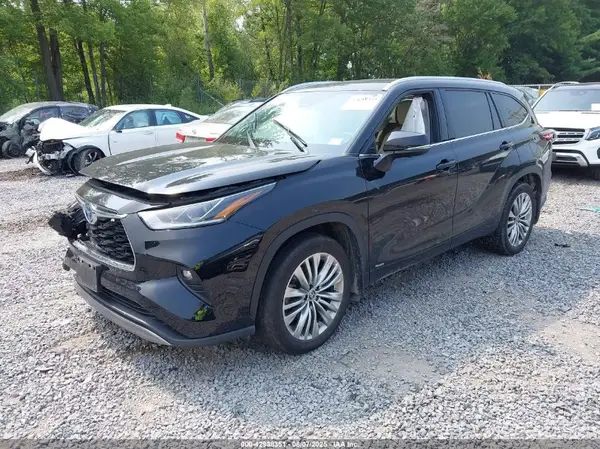 5TDEBRCHXRS605305 2024 TOYOTA HIGHLANDER - Image 2