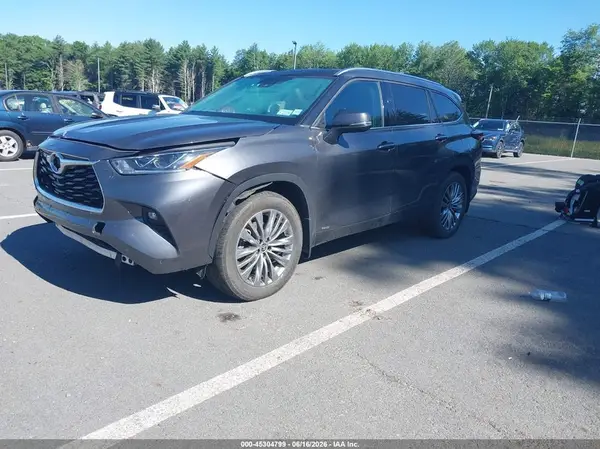 5TDEBRCHXRS630446 2024 TOYOTA HIGHLANDER - Image 2