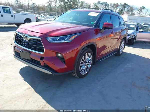 5TDEBRCHXSS662772 2025 TOYOTA HIGHLANDER - Image 2