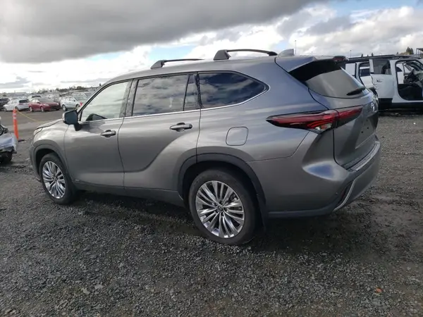 5TDEBRCHXSS669625 2025 TOYOTA HIGHLANDER - Image 2