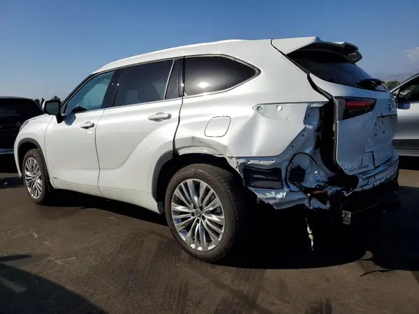 5TDEBRCHXTS700146 2026 TOYOTA HIGHLANDER - Image 2