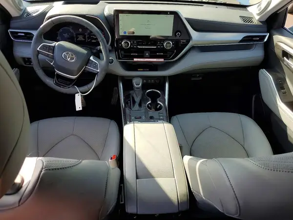 5TDEBRCHXTS700146 2026 TOYOTA HIGHLANDER - Image 8