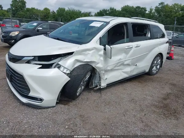 5TDERKEC0MS007057 2021 TOYOTA SIENNA - Image 2
