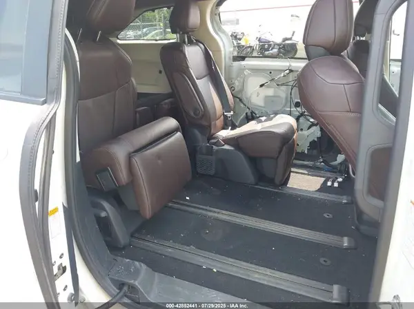 5TDERKEC0MS007057 2021 TOYOTA SIENNA - Image 8