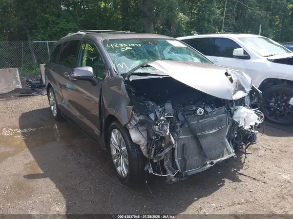 5TDERKEC0MS050135 2021 TOYOTA SIENNA - Image 1
