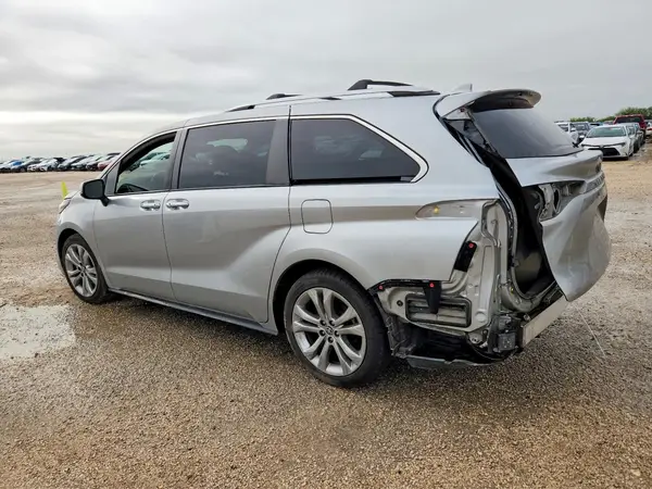 5TDERKEC0NS109590 2022 TOYOTA SIENNA - Image 2